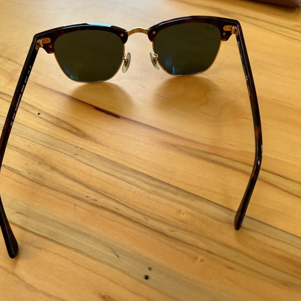 Ray Ban Clubmaster Classic Polished Tortoise on Gold - Picture 4 of 7